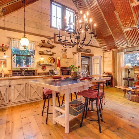 Pet-Friendly Wimberley Cabin With Fire Pit And Hot Tub Eksteriør bilde