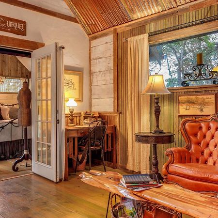 Pet-Friendly Wimberley Cabin With Fire Pit And Hot Tub Eksteriør bilde