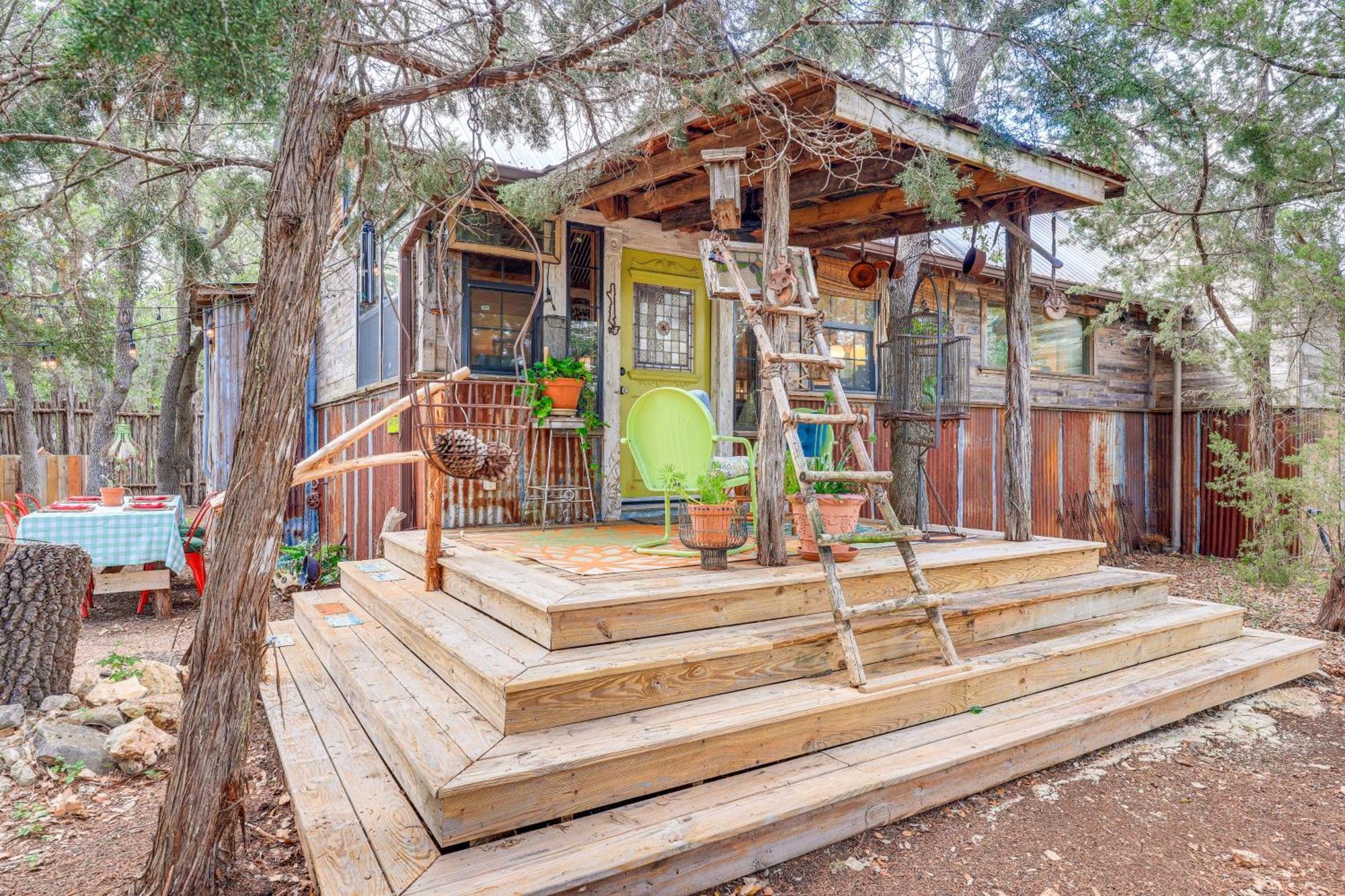 Pet-Friendly Wimberley Cabin With Fire Pit And Hot Tub Eksteriør bilde