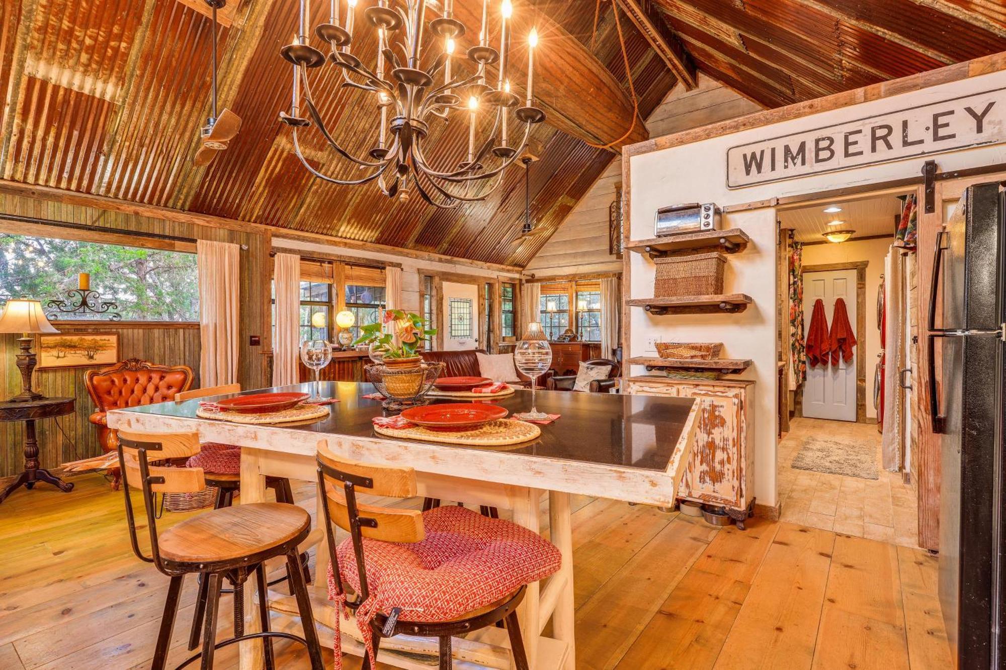 Pet-Friendly Wimberley Cabin With Fire Pit And Hot Tub Eksteriør bilde