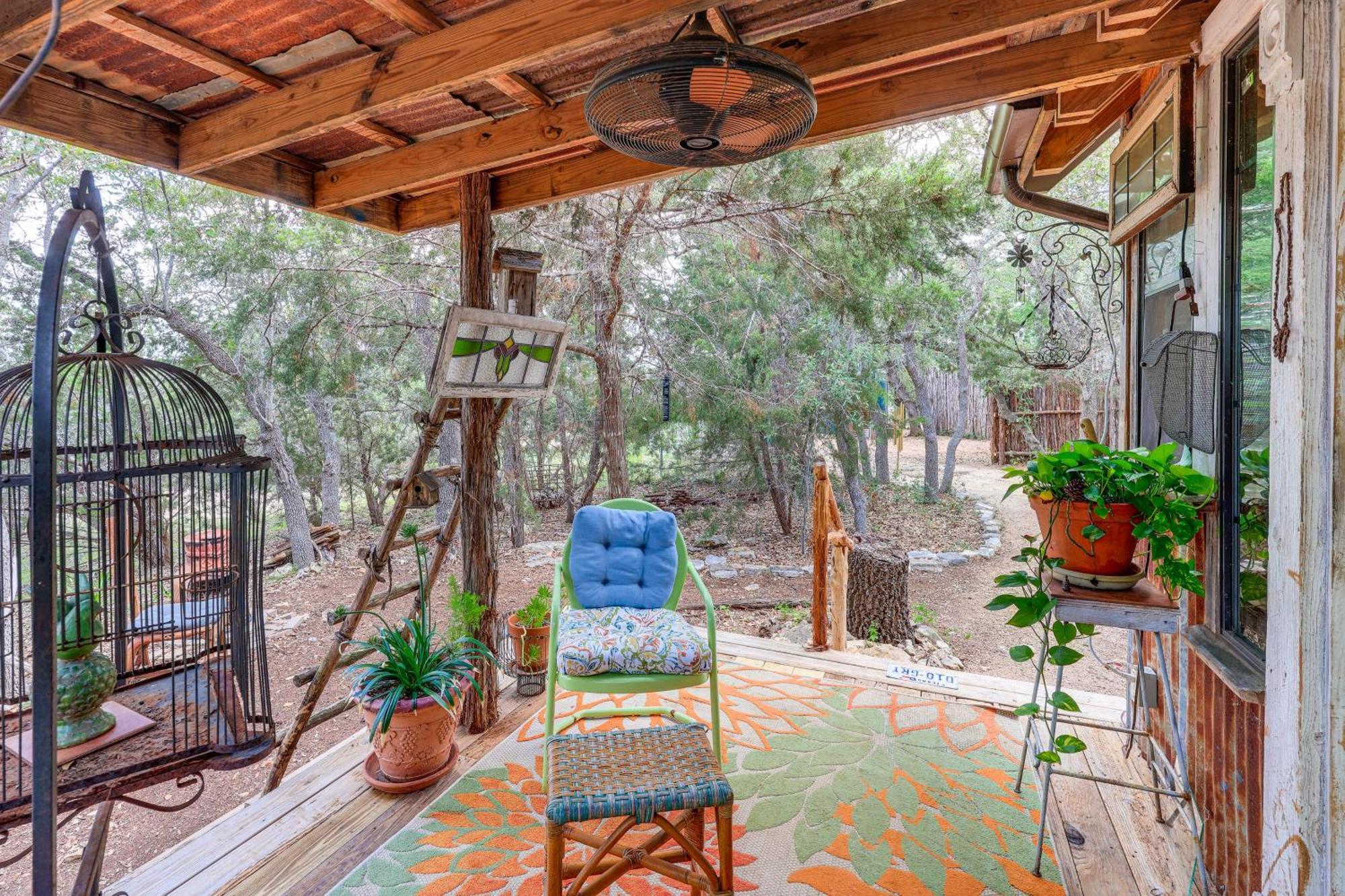 Pet-Friendly Wimberley Cabin With Fire Pit And Hot Tub Eksteriør bilde