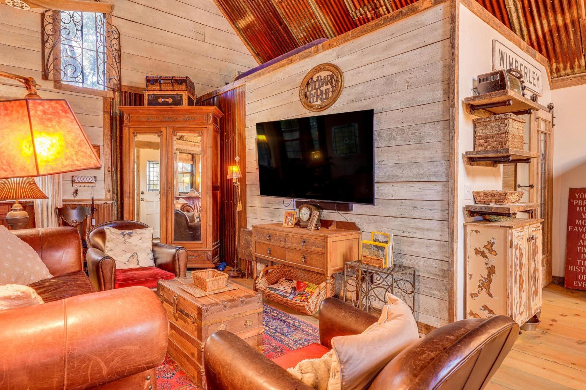 Pet-Friendly Wimberley Cabin With Fire Pit And Hot Tub Eksteriør bilde