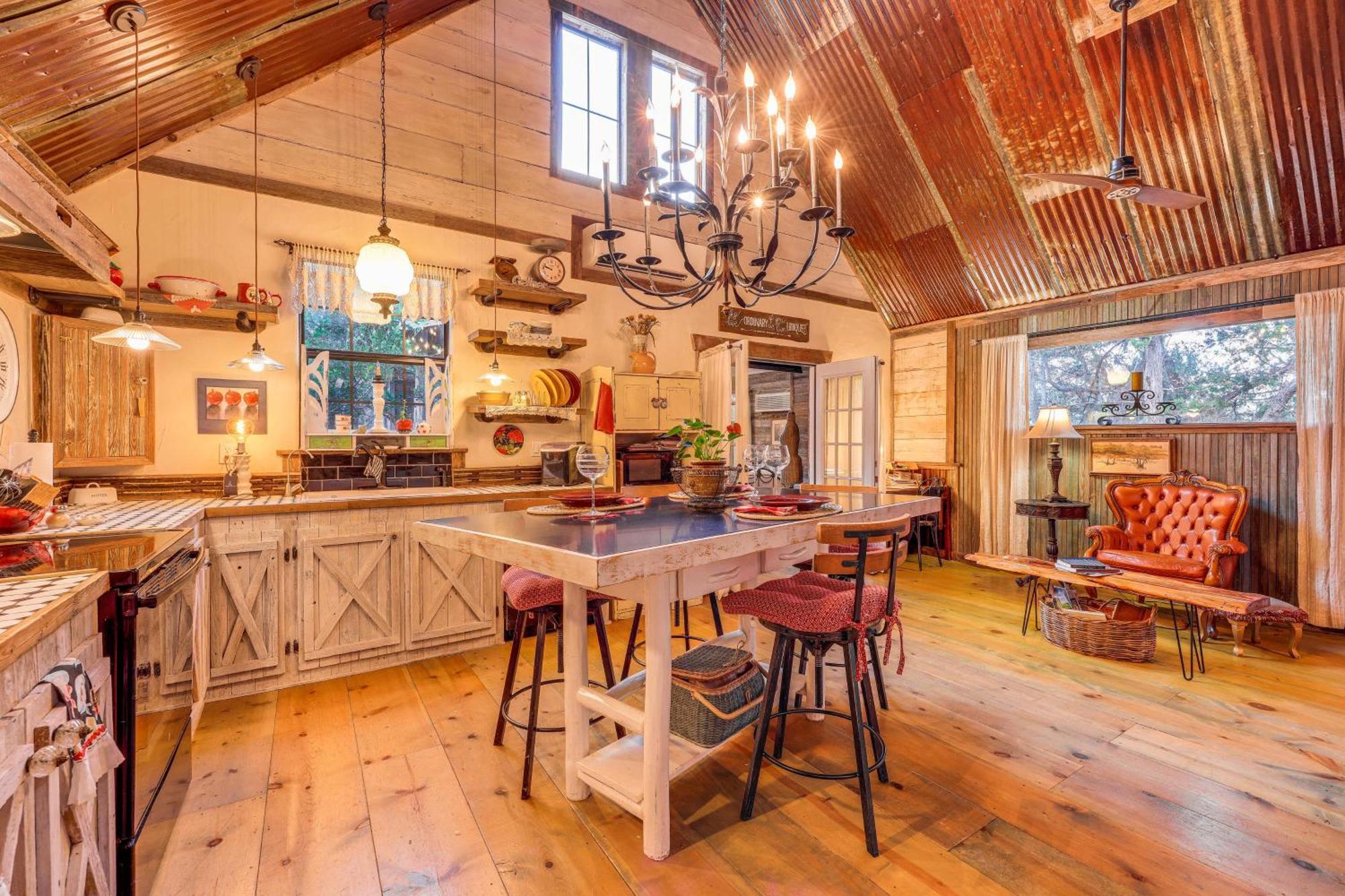 Pet-Friendly Wimberley Cabin With Fire Pit And Hot Tub Eksteriør bilde