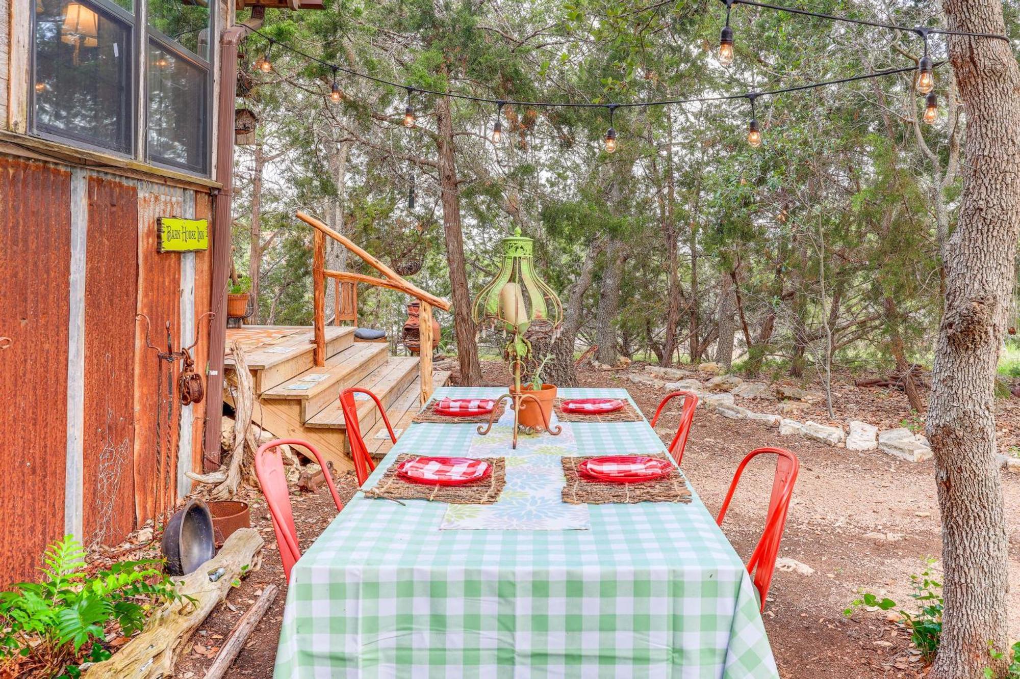 Pet-Friendly Wimberley Cabin With Fire Pit And Hot Tub Eksteriør bilde